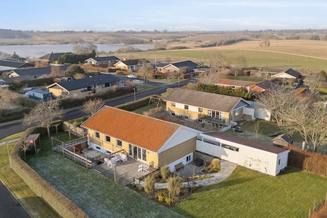 Ejendomsbillede 2 af 33